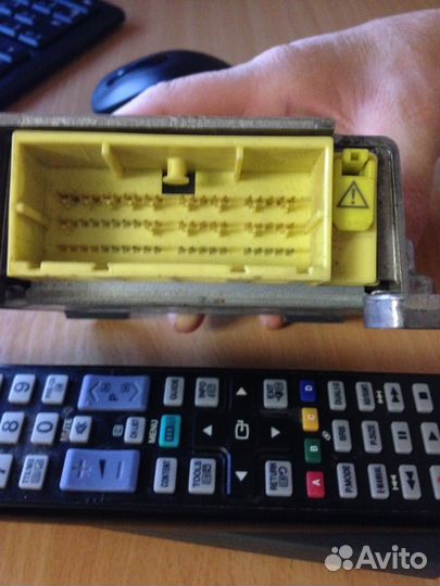 Блок подушек безопасности Toyota Avensis 2008г