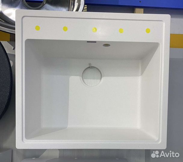 Мойка для кухни новая в наличии