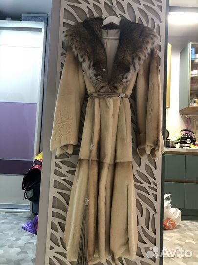 Шуба норковая с капюшоном из рыси Италия