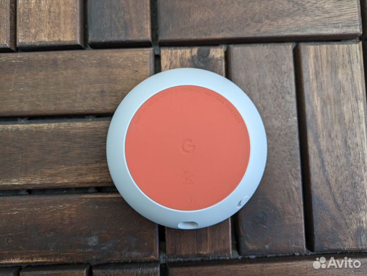 Умная колонка Google Home Mini