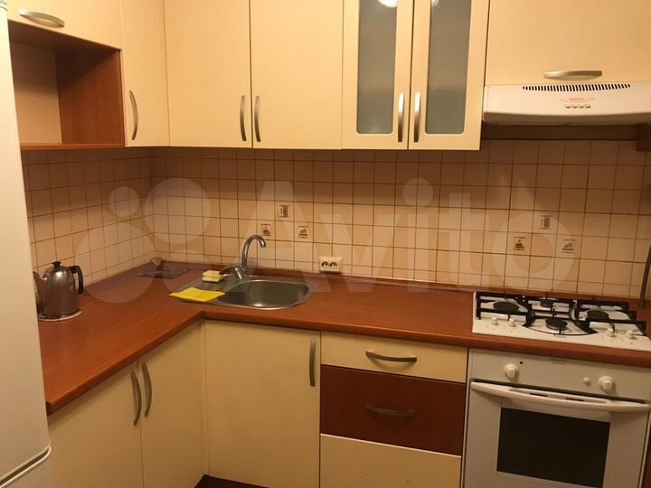 2-к. квартира, 56 м², 1/10 эт.