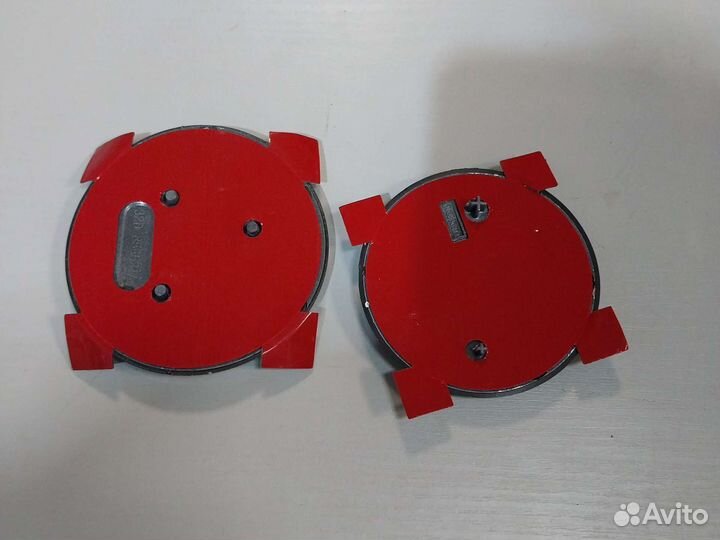 Эмблема skoda octavia белая