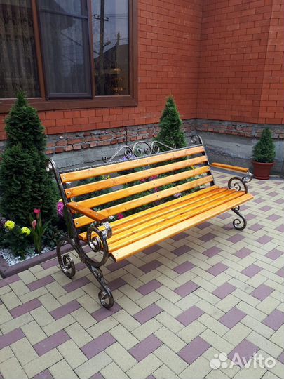 Скамейка деревянная