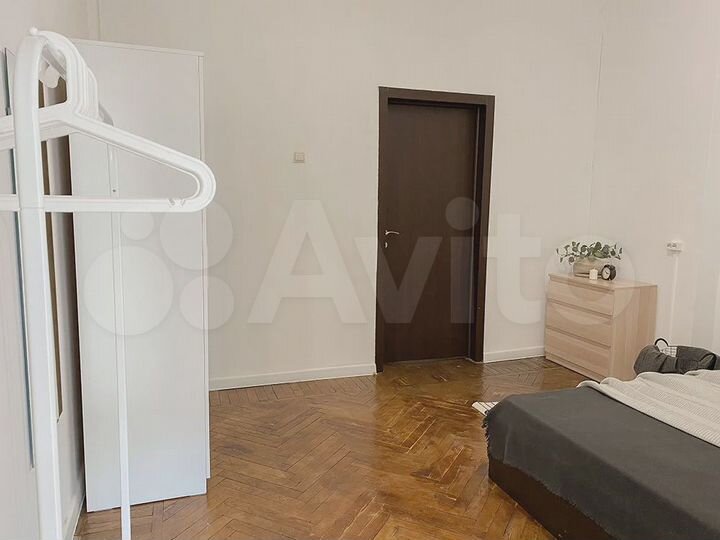 Комната 13 м² в 5-к., 3/8 эт.