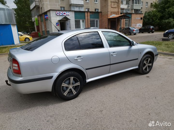 Skoda Octavia 1.6 МТ, 2008, битый, 356 164 км