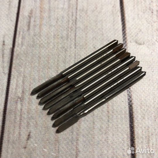 Метчик М 2,5х0,45 м/р Р6М5 СССР