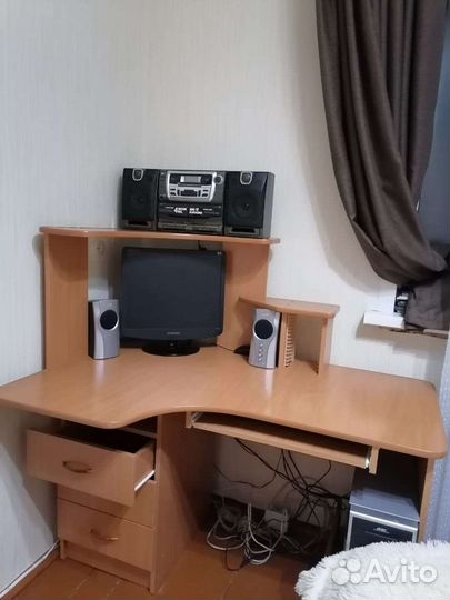Компьютерный стол