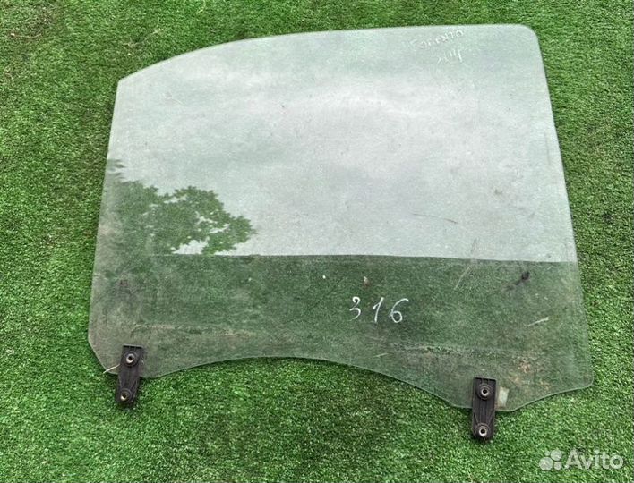 Стекло двери заднее правое Kia Sorento 2.5 2003