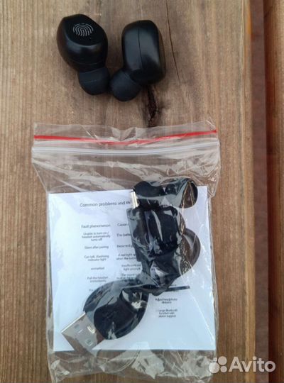 Вакуумные наушники беспроводные