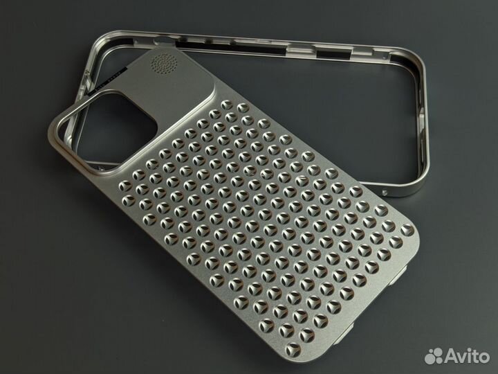 Cеребристый чехол для iPhone 13 Pro Max