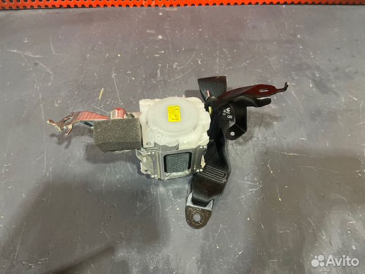 Ремень безопасности задний правый Toyota Rav 4