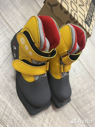 Лыжные ботинки