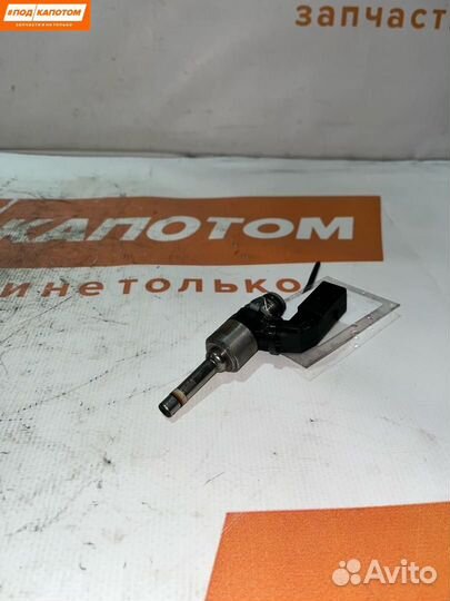Форсунка топливная Volkswagen Golf 6 2011