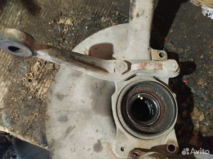 Кулак поворотный передний правый ваз (LADA) 2121