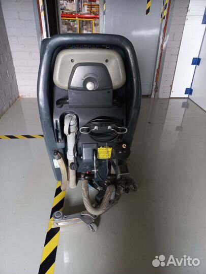 Поломоечная машина Nilfisk BA551D