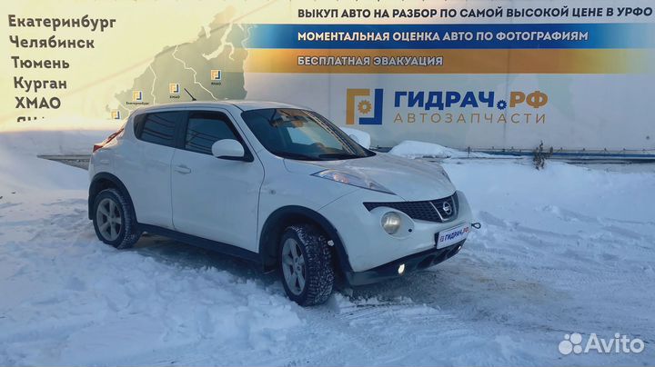 Обшивка двери багажника Nissan Juke (YF15) 90901-1KB0A