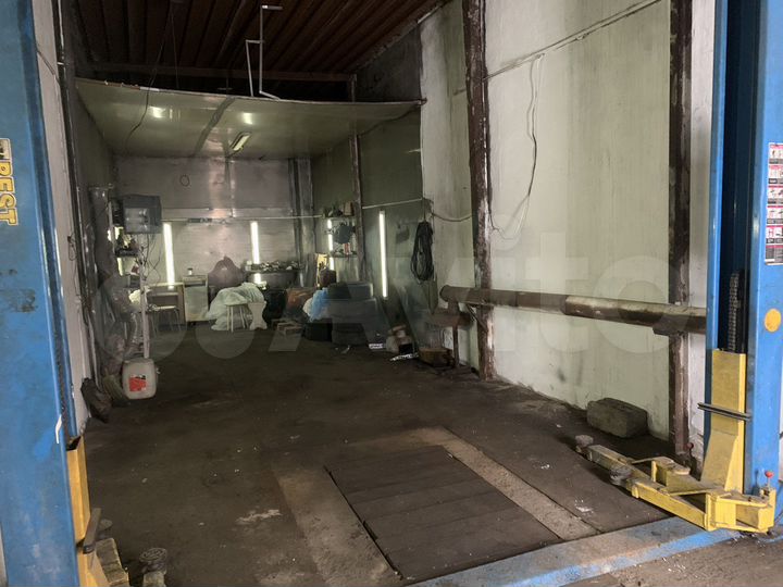 Гараж, > 30 м²