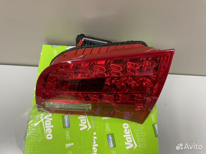 Новый фонарь в крышку правый Audi A6 4F C6 Avant