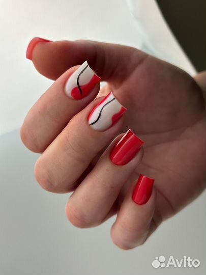 Модель на маникюр