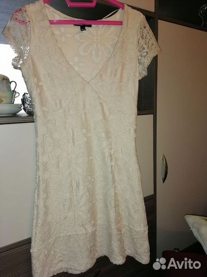 Mangо платье кружевное натуральное по фигуре