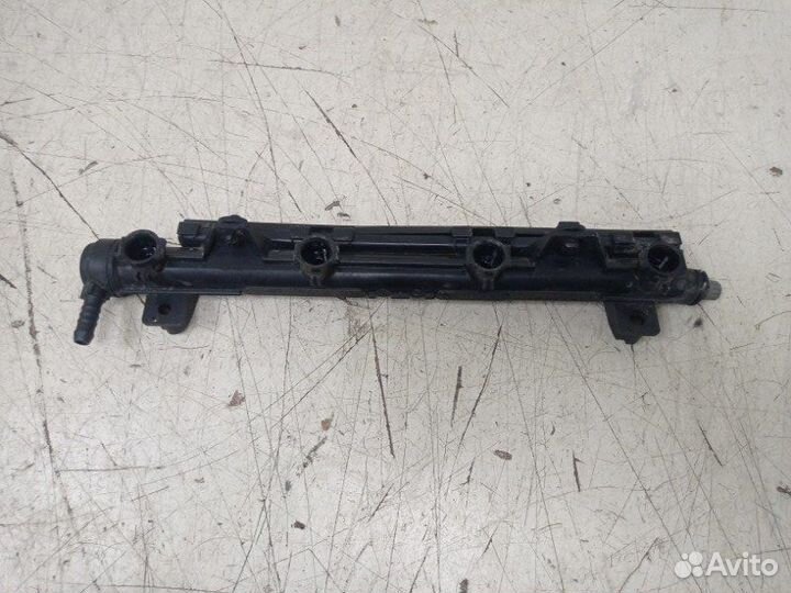 Рейка топливная (рампа) Skoda Rapid NH3 cfna