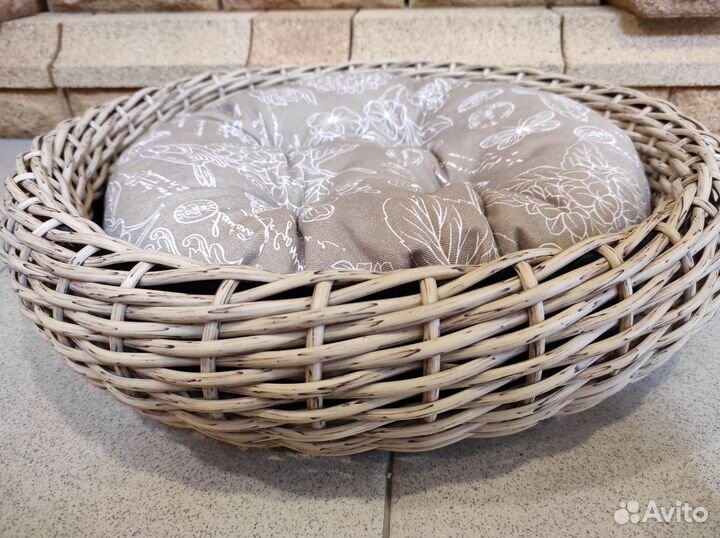 Лежанка для собак для кошек новая