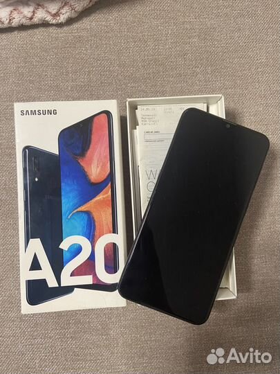 Samsung Galaxy A20, 3/32 ГБ