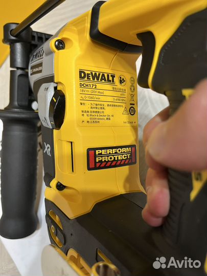 Перфоратор Dewalt DCH172