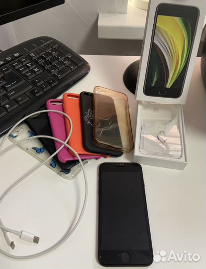 Телефон iPhone se 2020