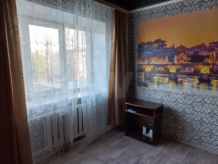 Комната 18 м² в > 9-к., 2/5 эт.