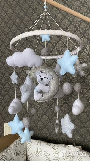 Музыкальный мобиль на кроватку