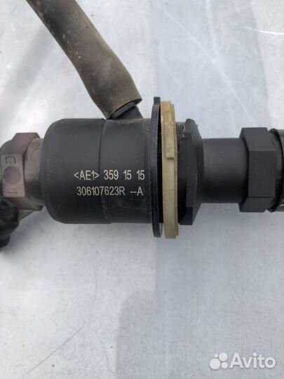 Главный цилиндр сцепления 306107623R