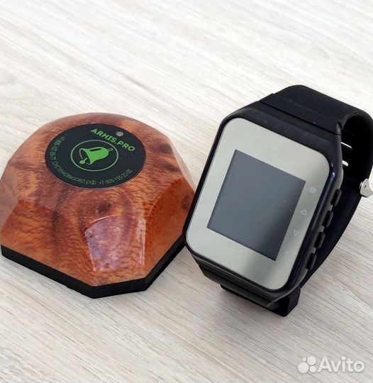 Кнопка вызова официанта с часами-пейджером