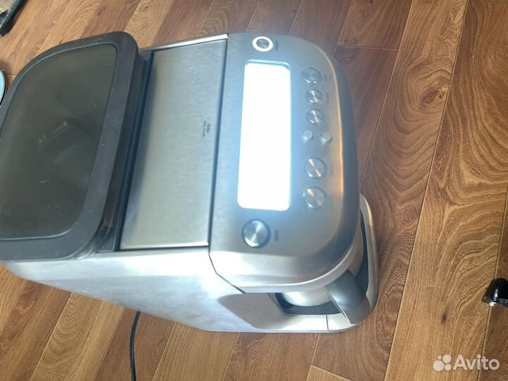 Кофемашина Bork c 600