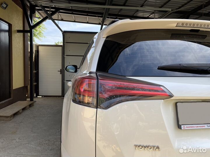 Toyota RAV4 2.5 AT, 2015, 110 000 км