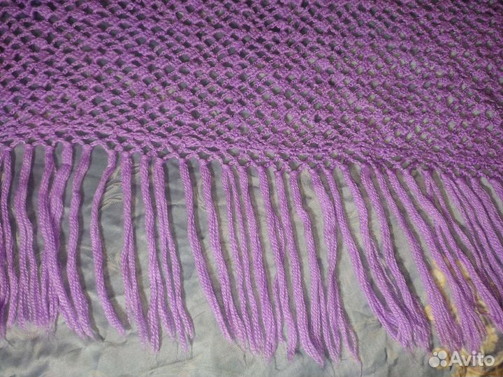 Платок, шаль вязанный