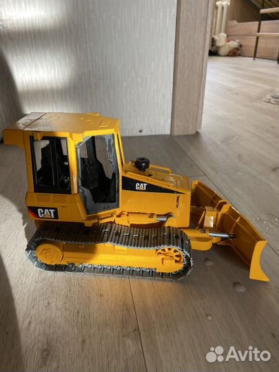 Экскаватор игрушка