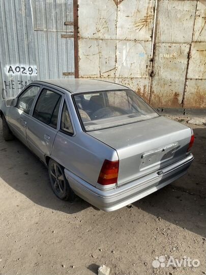 В разбор на запчасти opel kadett