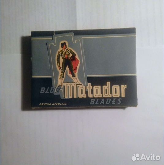 Упаковка с винтажными лезвиями для бритья