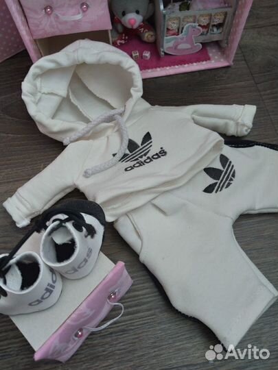 Кукла игровая с одеждой