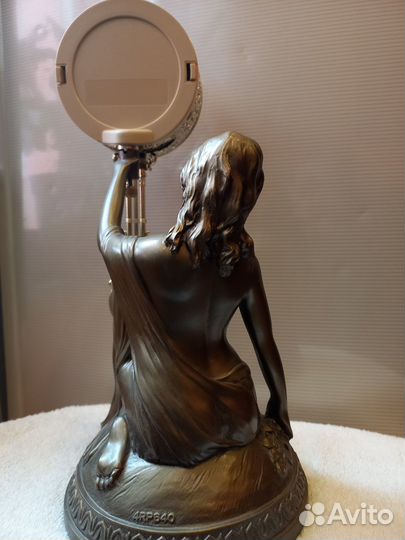 Часы настольные-каминные статуя девушки Япония