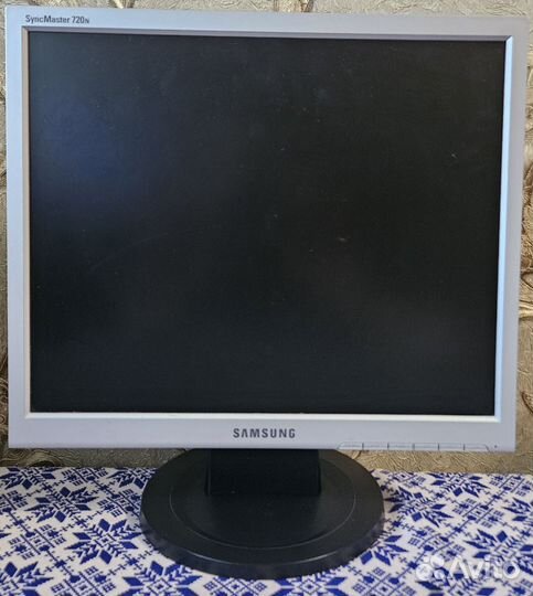 Монитор Samsung SyncMaster 720N
