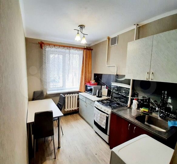 2-к. квартира, 42 м², 1/9 эт.