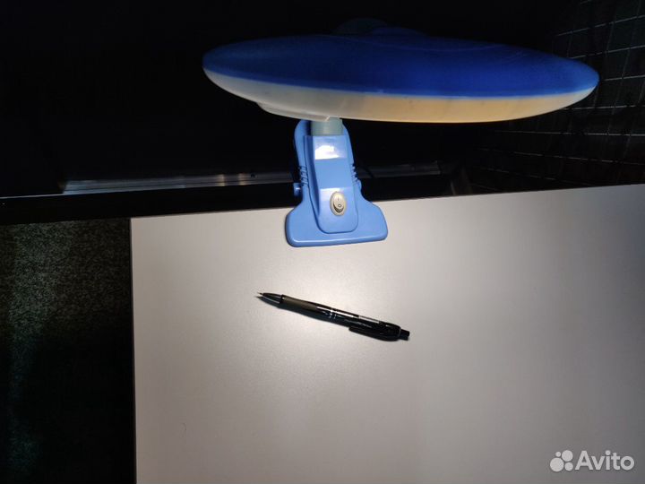 Лампа настольная прищепка