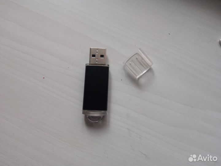 USB-флеш-накопитель 64 гб