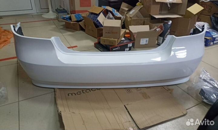 Бампер задний на Chevrolet Aveo т250 белый