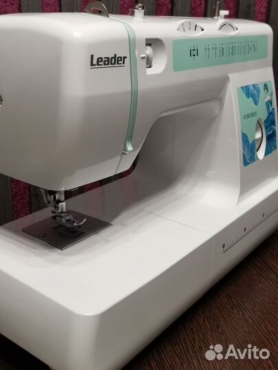 Швейная машинка Leader