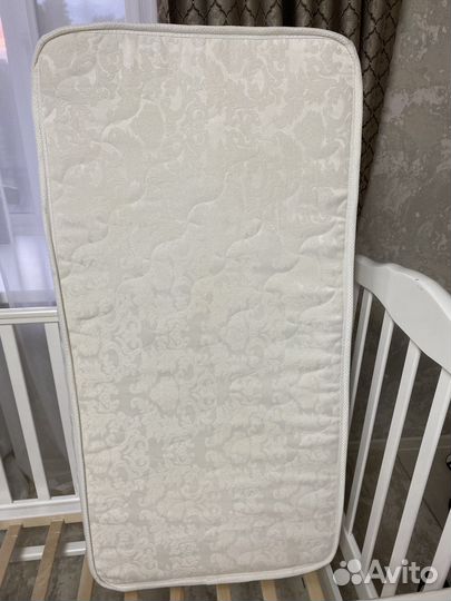 Кровать с матрасом