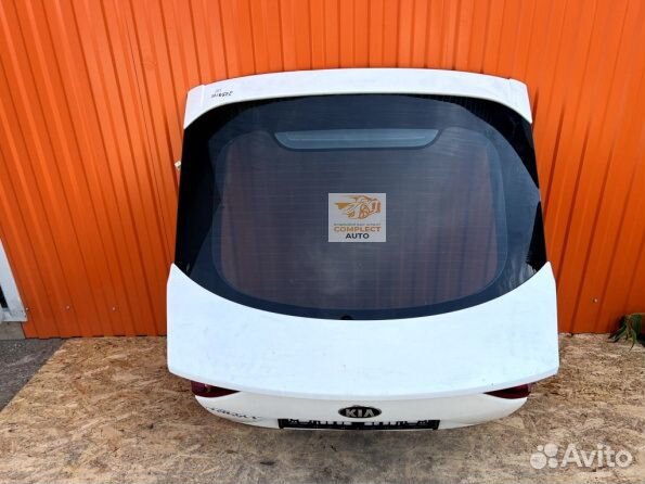 Дверь / крышка багажника Kia Stinger (2017-2022)