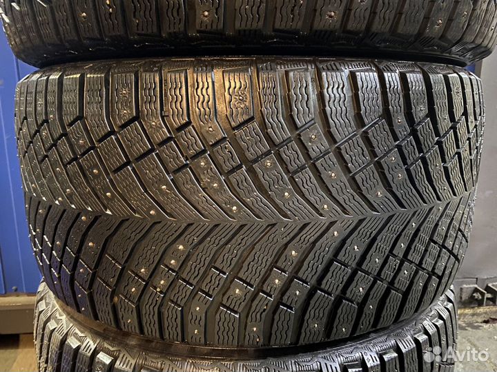 Michelin X-Ice North 4 SUV 275/45 R20 и 305/40 R20 112T